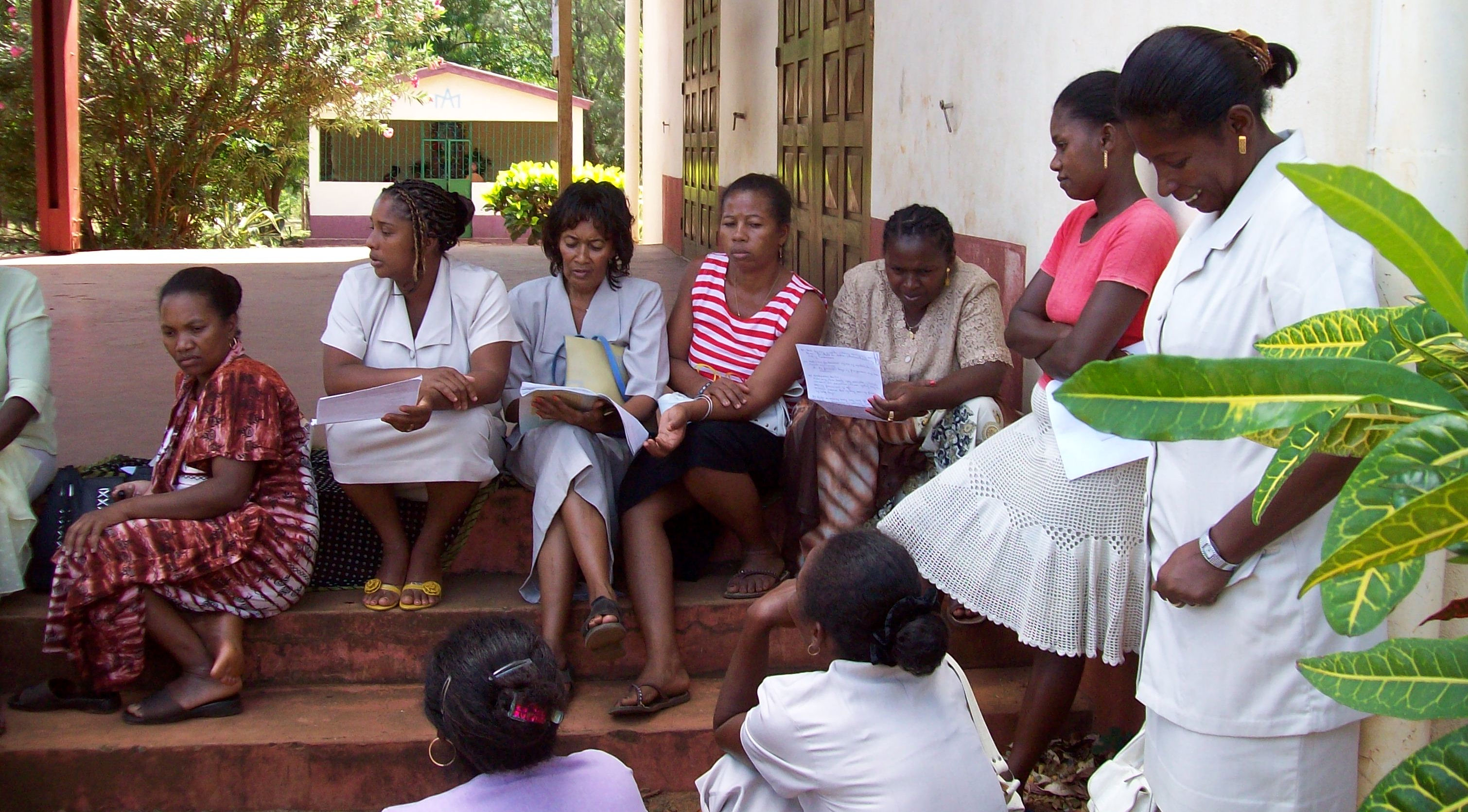 Frauen beraten Mikrokreditprojekte